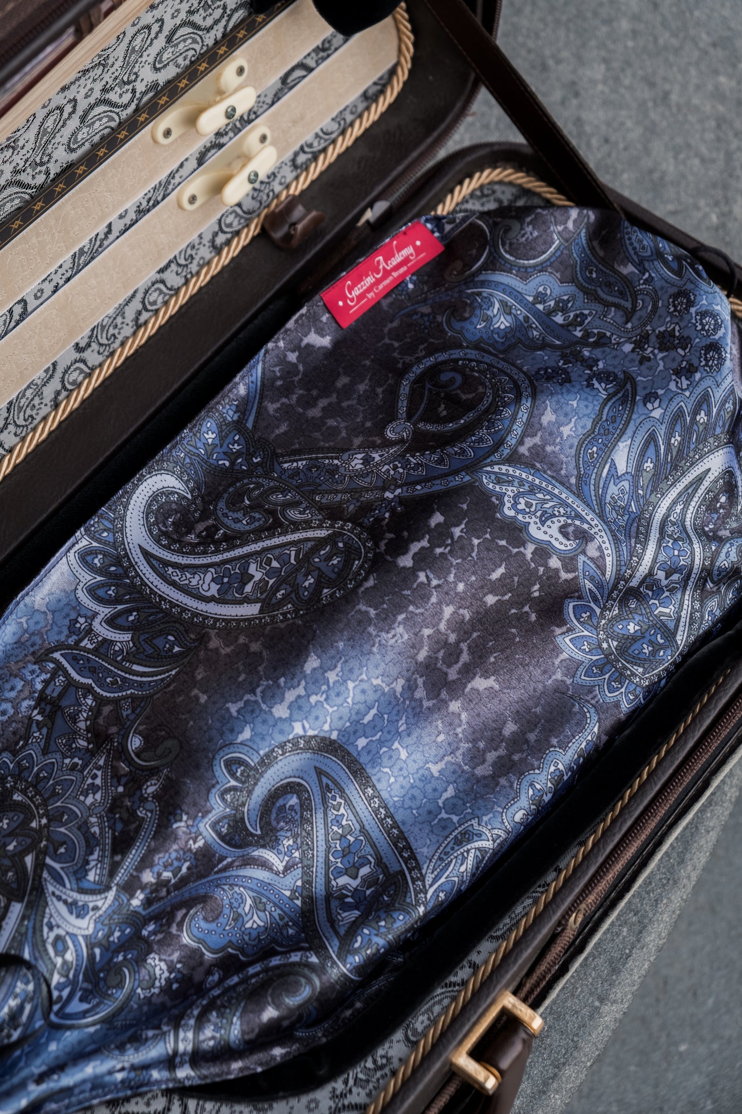 VIOLIN SLEEVE - Marengo Grey & Black Paisley