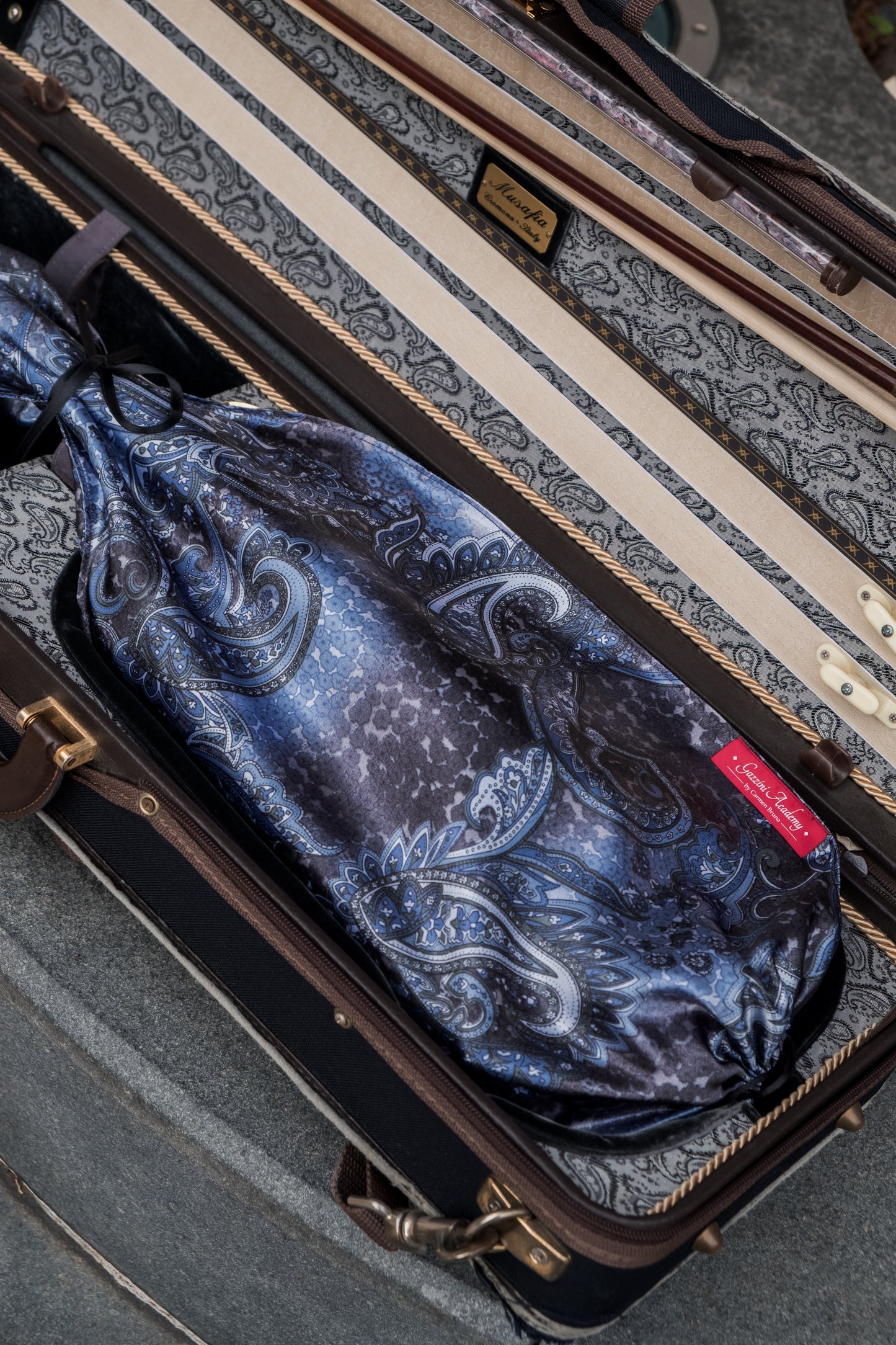 VIOLIN SLEEVE - Marengo Grey & Black Paisley