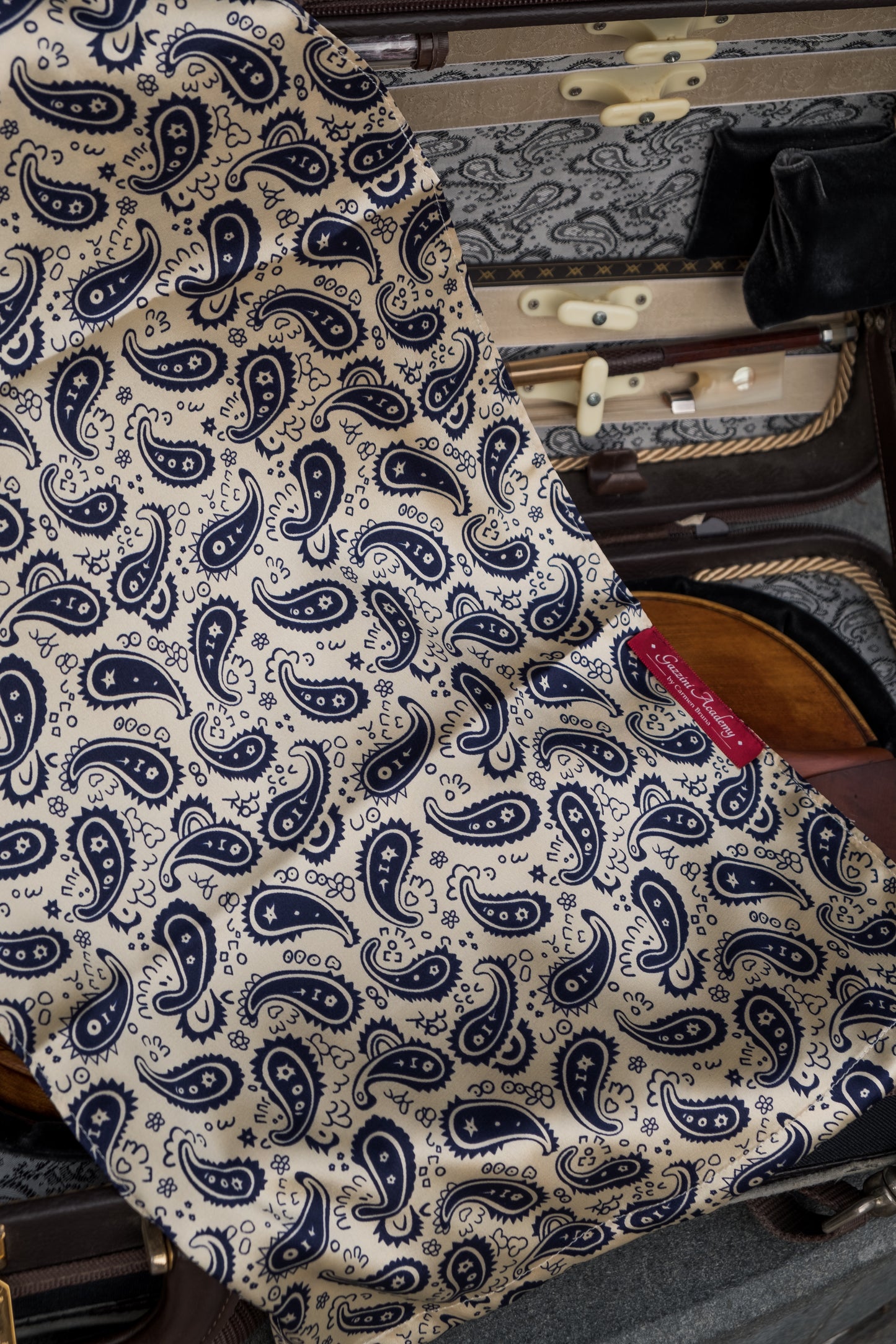 VIOLIN SLEEVE - Dark Blue & Beige Paisley